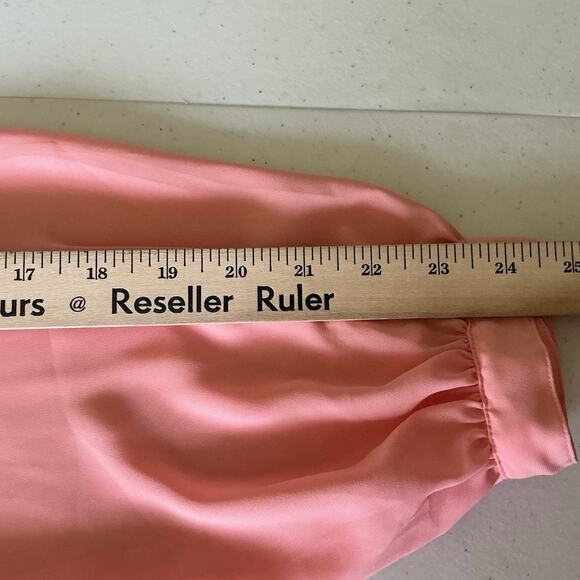 Chanteuse Woman’s Pink Long Sleeve Button Front Pleated Blouse Sz Med Semi Shear - Picture 8 of 9